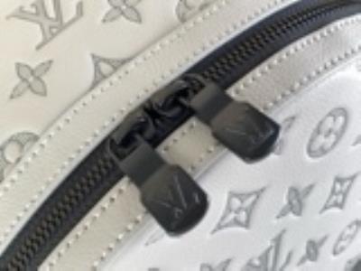 wholesale quality louis vuitton discovery backpack grey 